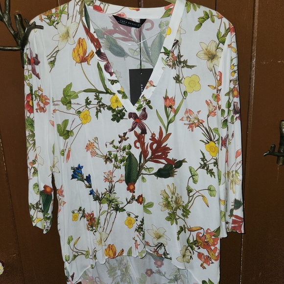 Floral V-Neck Women's Top - Picture 1 of 5